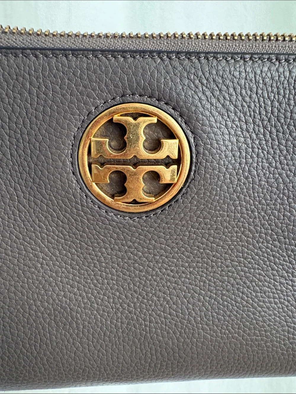 Tory Burch compact pebbled